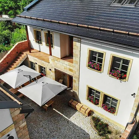 アパートホテル Stodola Bělá pod Bezdězem