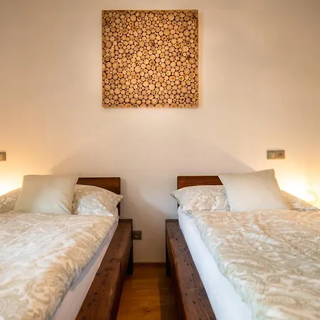 Stodola Bela pod Bezdezem